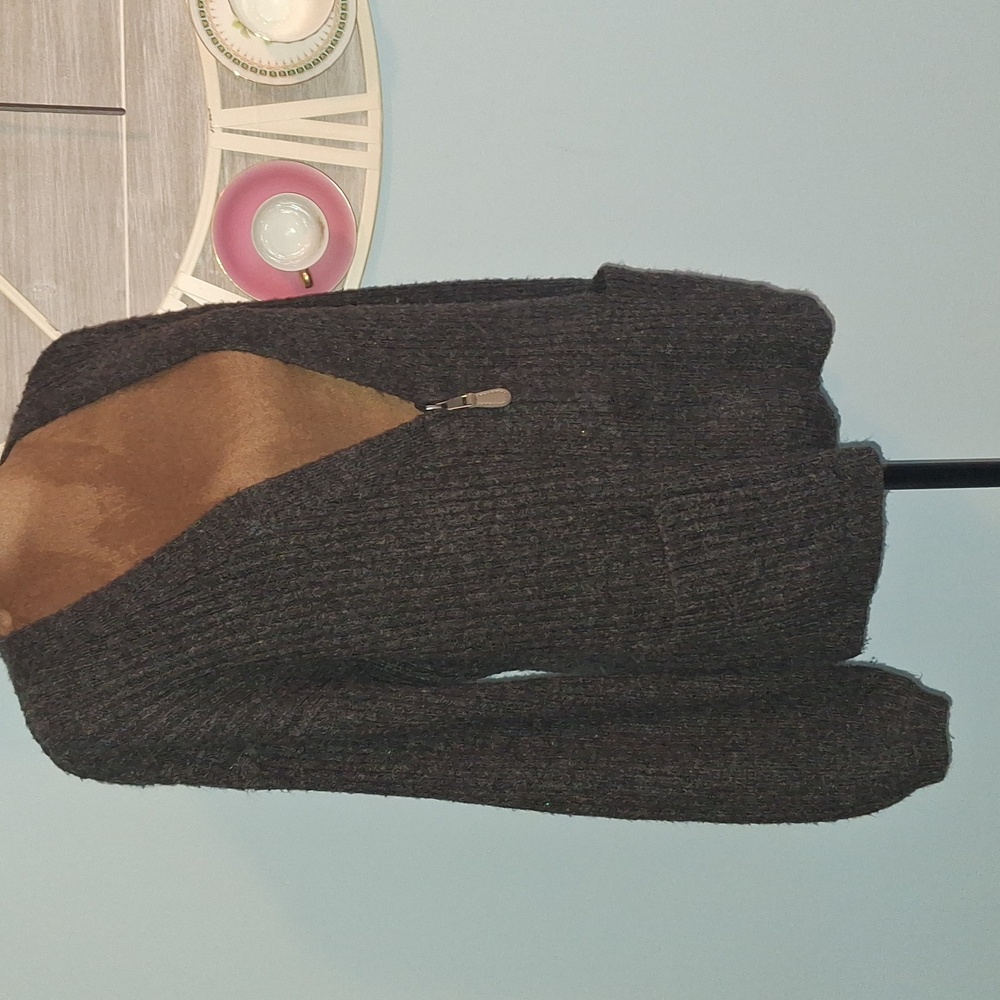 BKE Charcoal Knit Top - Picture 2 of 6